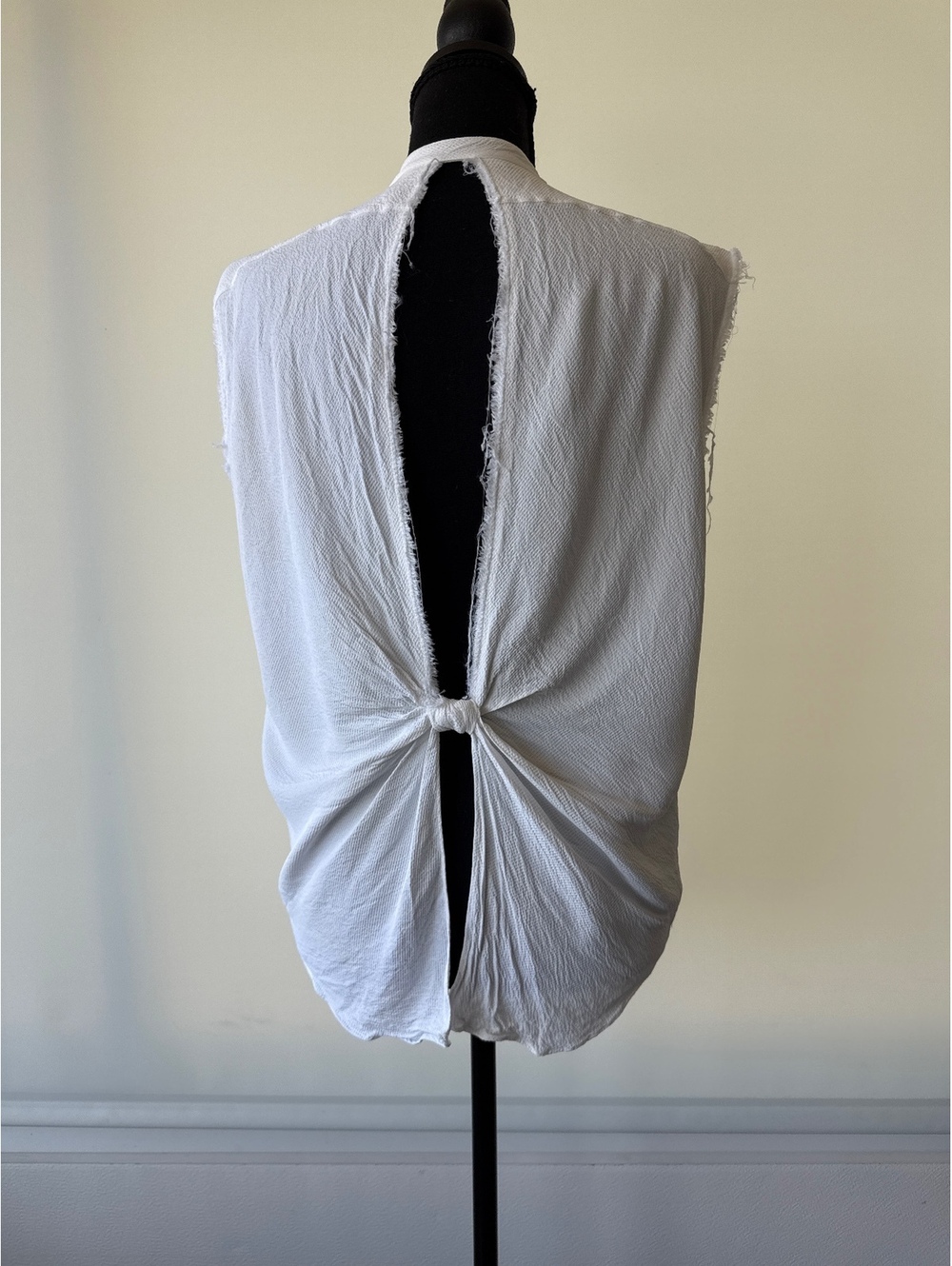 Helmut Lang White Open Back Sleeveless Blouse Women’s Large Raw Edge